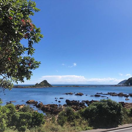 Seafront Haven In Island Bay With Deck, Outdoor Bath, And Parking Apartman Wellington Kültér fotó