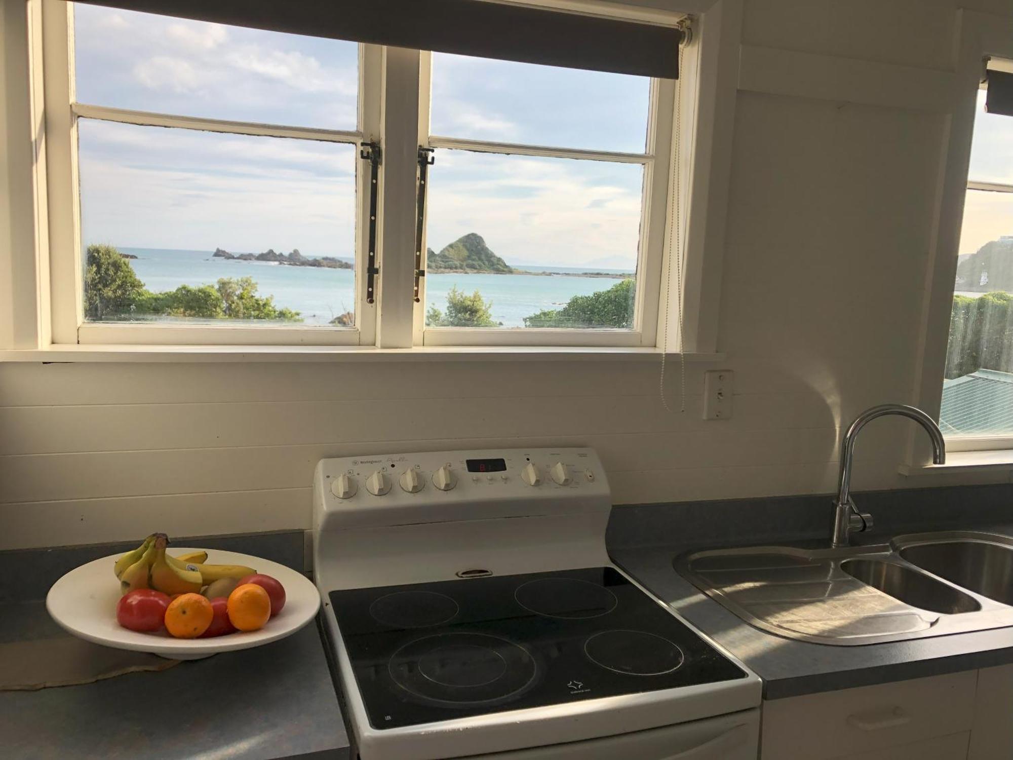 Seafront Haven In Island Bay With Deck, Outdoor Bath, And Parking Apartman Wellington Kültér fotó