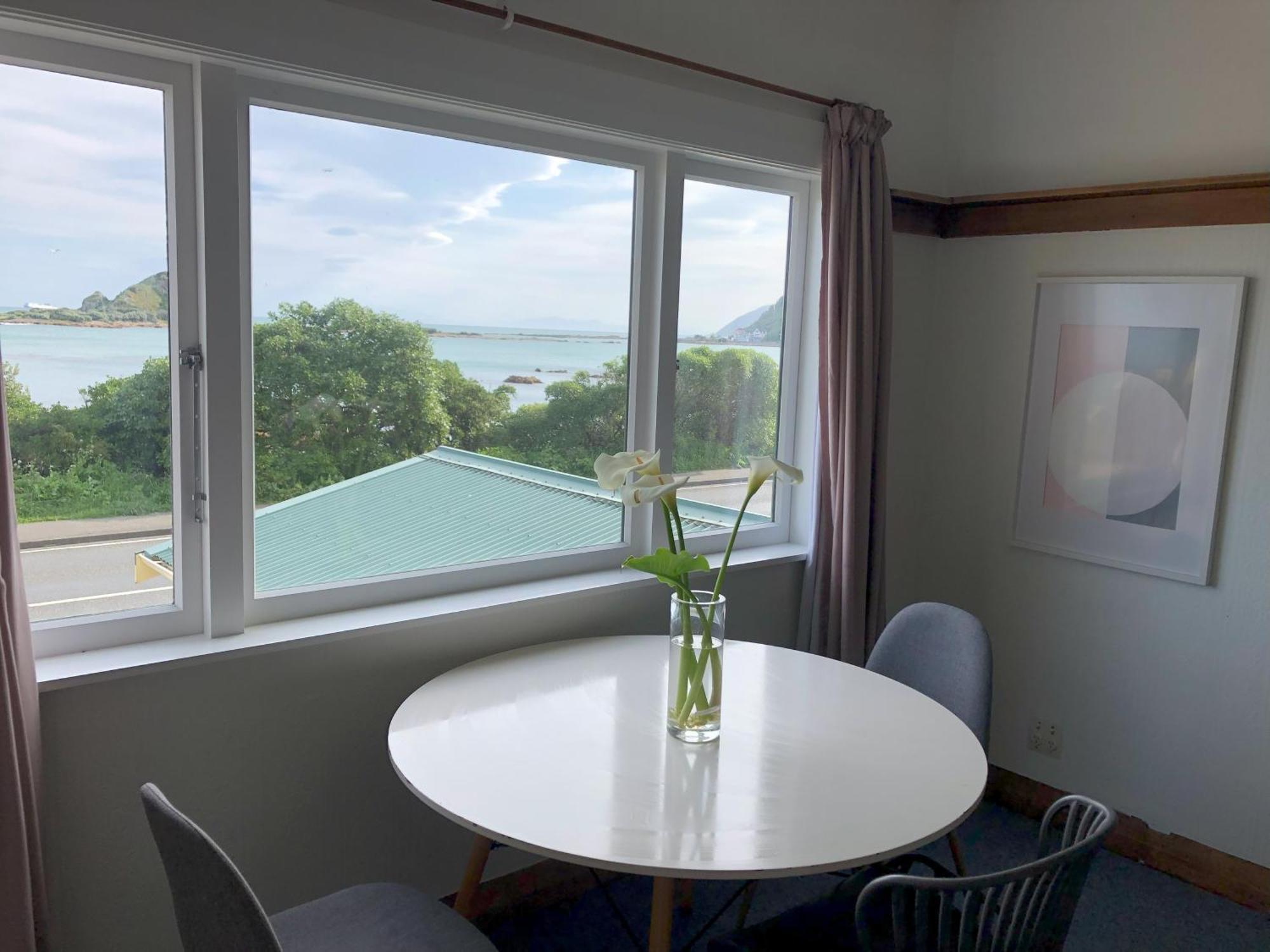 Seafront Haven In Island Bay With Deck, Outdoor Bath, And Parking Apartman Wellington Kültér fotó